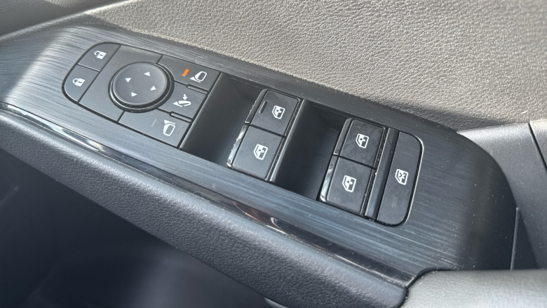 Nissan Qashqai 1.3 DiG-T MH Acenta Premium 5dr Petrol Hatchback